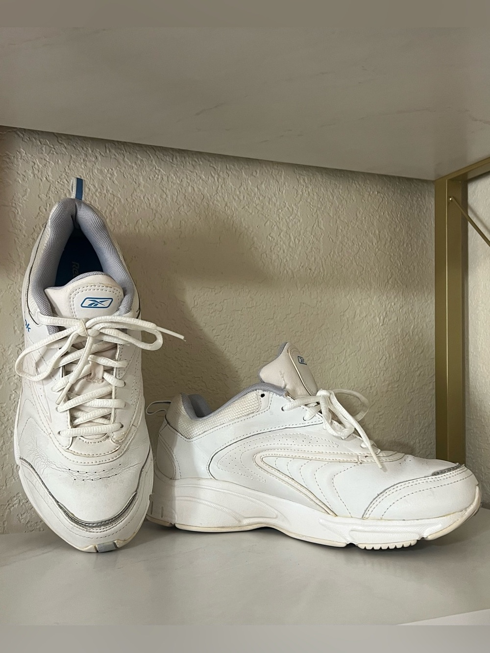 Reebok Women's White Walking Sneakers - Classic Comfort Vintage 8 Wide
